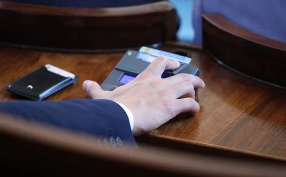 Парламентът не стигна до имунитета на Бойко Борисов след петчасови приказки 