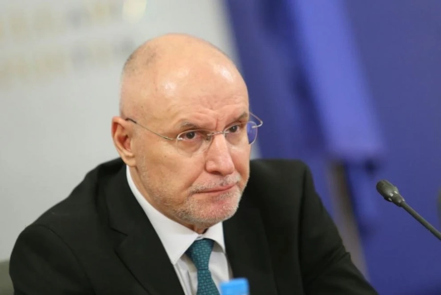 ГЕРБ-СДС внесе официално в парламента кандидатурата на Димитър Радев за управител на БНБ