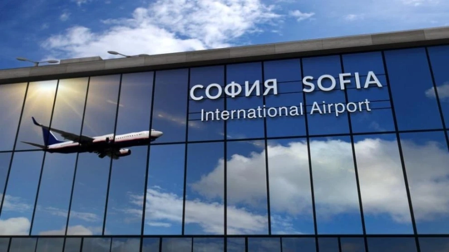 Спецоперация се провежда на летище София заради сигнал за бомба