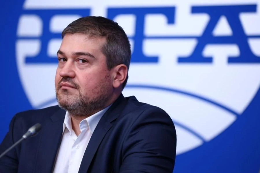 Издигат Никола Вапцаров за кмет на София