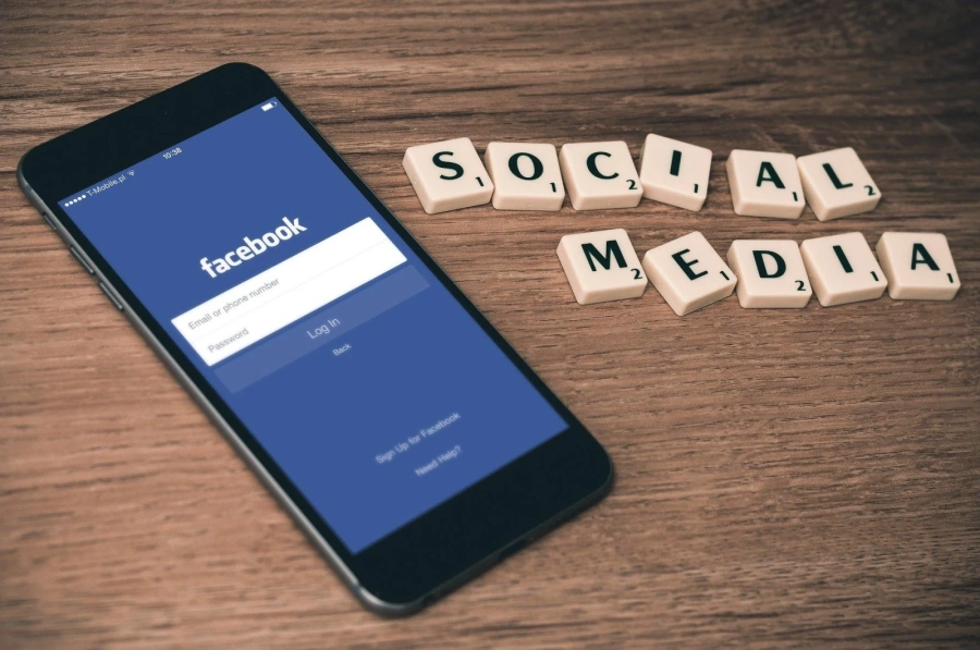 Изследване: Facebook не вреди на психиката