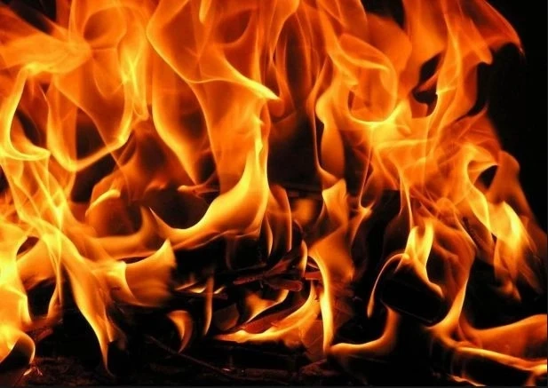 Пожарите в Гърция карат българи да отказват почивките си
