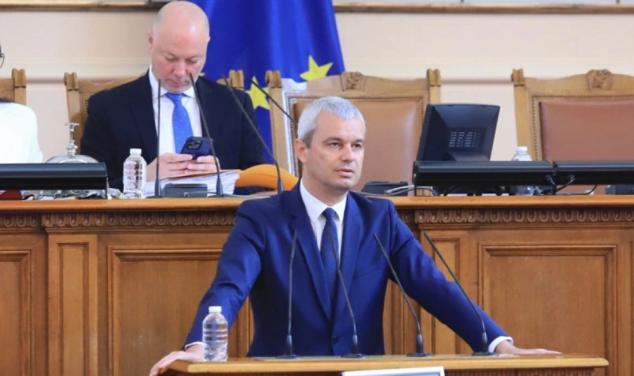 Костадинов: Тагарев да намери достойнство и чест и да подава оставка