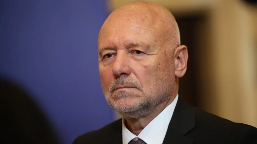 Министърът на отбраната ще бъде изслушан в ресорната комисия