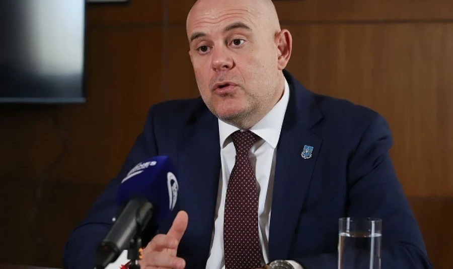 Гешев: Депутатите да поправят безумията, които сътвориха в началото на август. Трябва нов Наказателен кодекс