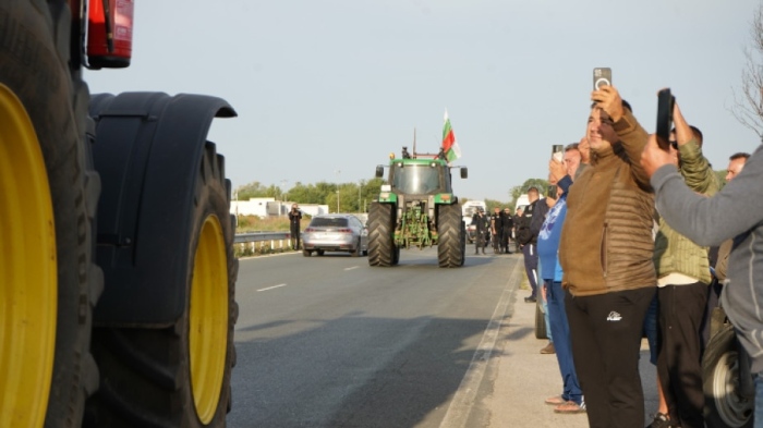 ПРОТЕСТЪТ НА ЗЕМЕДЕЛЦИТЕ: Около 600 трактора идват на входа на София