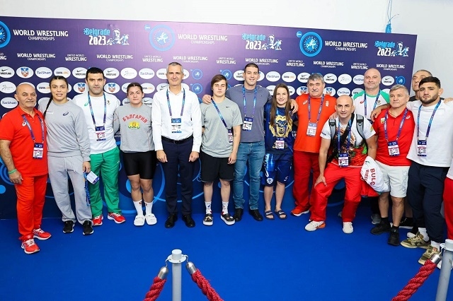 Илиев окуражи националния ни отбор на Световното първенство по борба в Белград