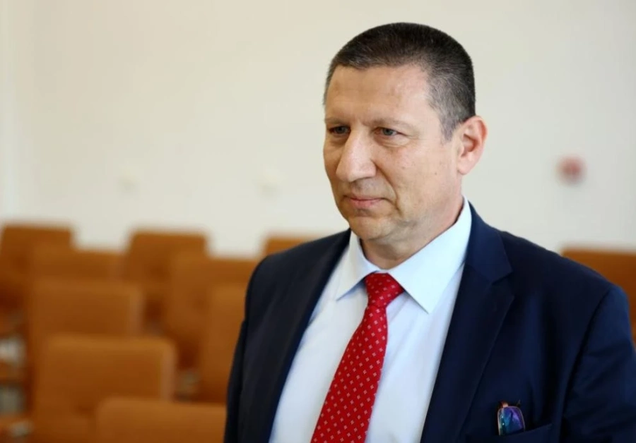 Сарафов предлага военните обвинители и бившите спецпрокурори да си сменят сградите