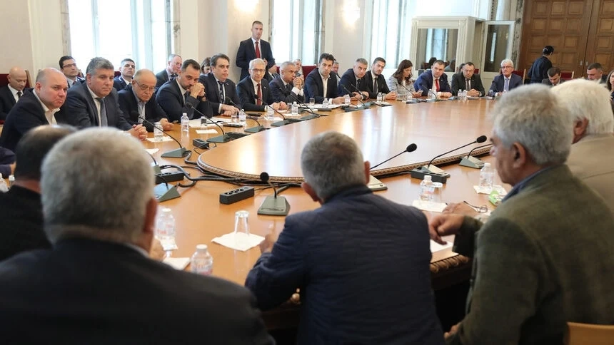 Радан Кънев: Пеевски и Ковачки предизвикаха проестите и услужливо се самопоканиха на преговорите