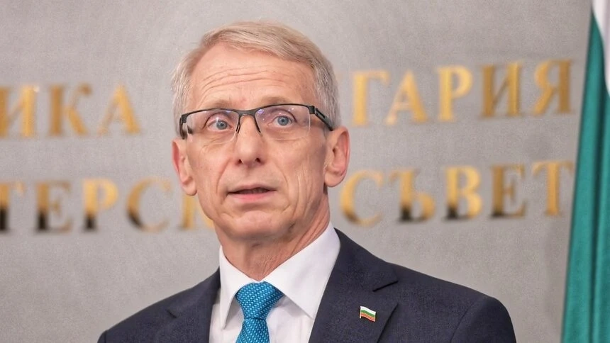 Денков пред Дер Щандарт: Хората са подозрителни, защото години са били лъгани