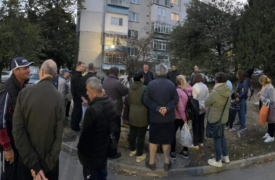 Жители на ж.к. Победа във Варна се срещнаха с кандидата за кмет на Младост Христо Христов