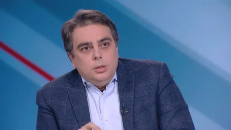 Асен Василев обясни защо няма да има коледни надбавки за пенсионерите