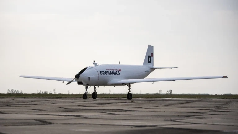 След сделката с Емирствата, българската Dronamics ще доставя колетни пратки и в Гърция
