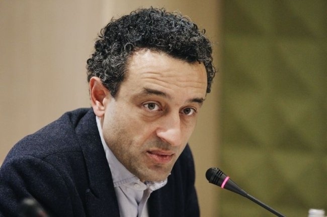 Лорер похвали Пеевски и после се извини на стресналите се от заглавията