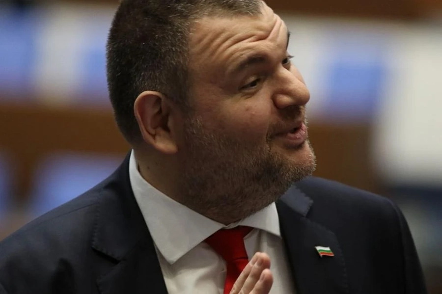 Пеевски: Денков си отива след 3 месеца. Не може сам да се защити, батковците му от ПП го пазят