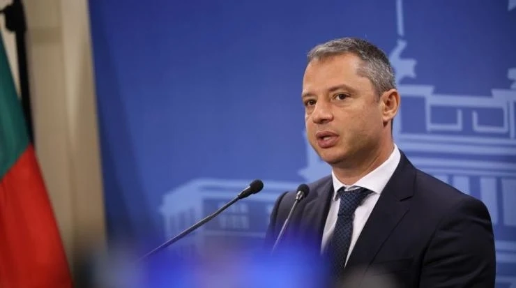 Добрев: Внасяме проект и предлагаме дерогацията да отпадне още на 1 януари 2024 г.