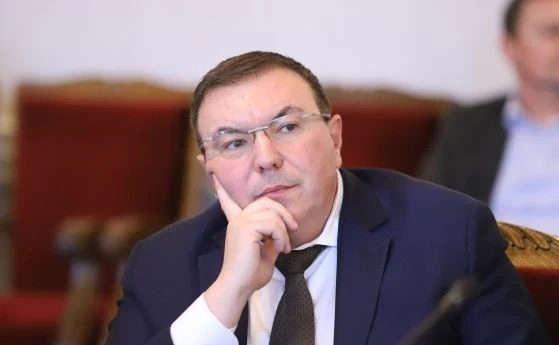 Здравната комисия върна д-р Димитров начело на Пирогов