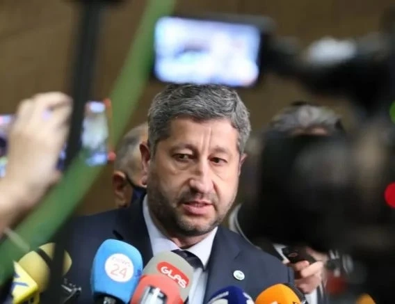 Христо Иванов: С чий мандат ще е кабинетът след ротацията - такъв разговор няма до момента