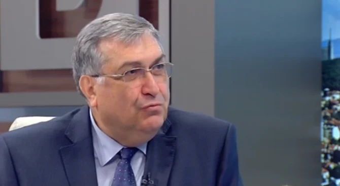 Проф. Близнашки: Не очаквам Конституционният съд да се намеси драстично в съдебната реформа