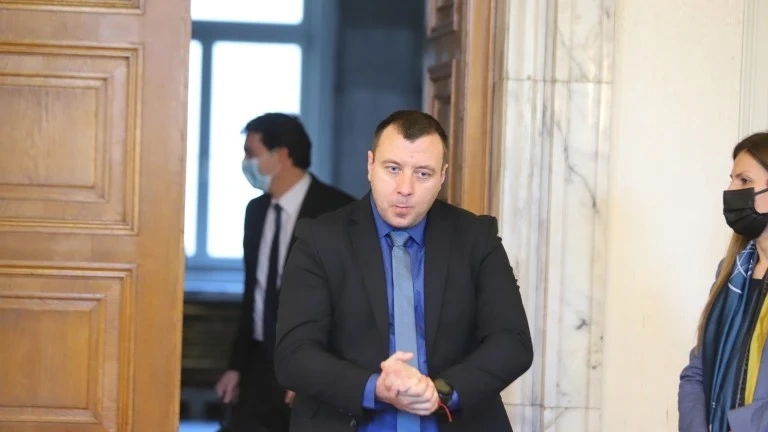 Възраждане скочиха срещу оттеглянето им от Комисията за спецслужбите