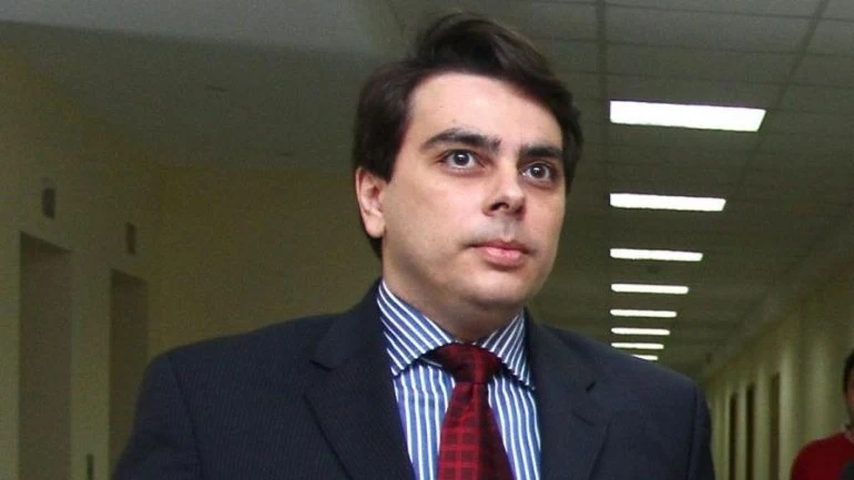 Асен Василев призова „Мета“: Спрете руската пропаганда и то още преди европейските избори
