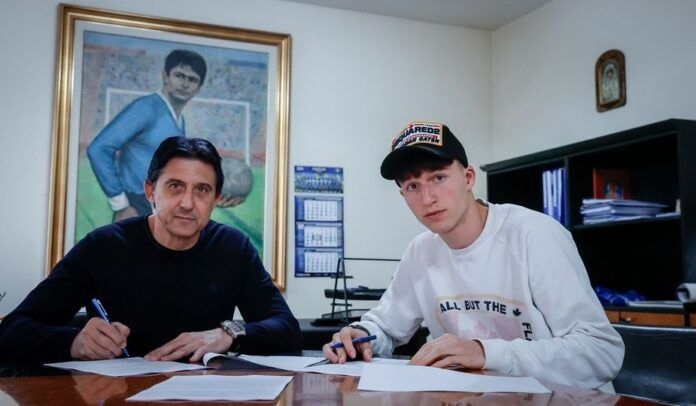 Кристиян Йовов подписа първи договор с Левски