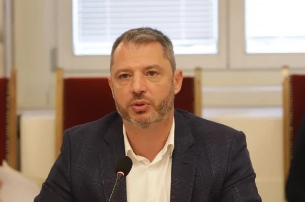 Добрев: Ще преговаряме с „Хюндай“ за изграждането на 7-ми и 8-ми блок на АЕЦ „Козлодуй“