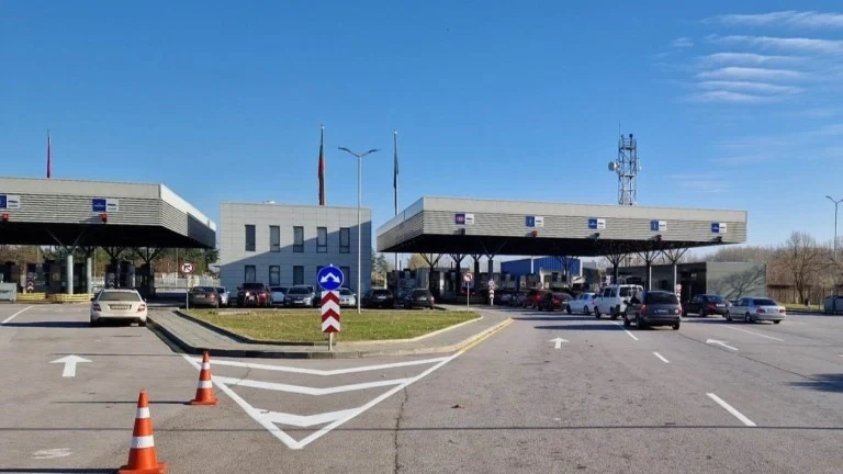 Задържаха четирима турски шофьори за опит за подкуп на полицаи на АМ Марица