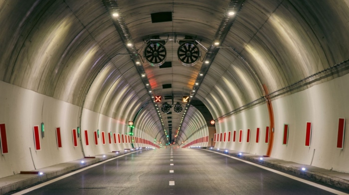 Пускат движението през „Железница“ - най-дългия пътен тунел, изграждан досега у нас