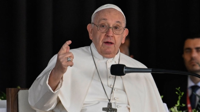 Папата порица „грозната“ джендър идеология