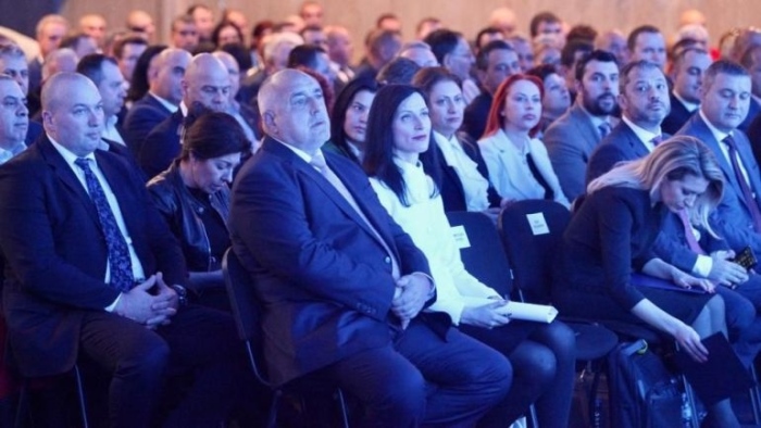 Мария Габриел, Теменужка Петкова, Деница Сачева и Рая Назарян са преговарящият екип на ГЕРБ с ПП-ДБ