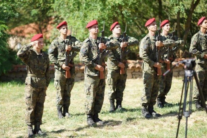 Oбявиха конкурс за заемане на 314 вакантни войнишки длъжности в Сухопътните войски