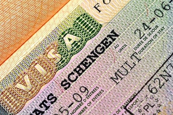 От 1 април българското посолство в Русия ще издава шенгенски визи за руснаци