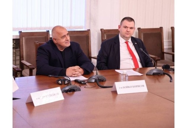 Пеевски скоростно подкрепи предложеното от ГЕРБ-СДС правителство
