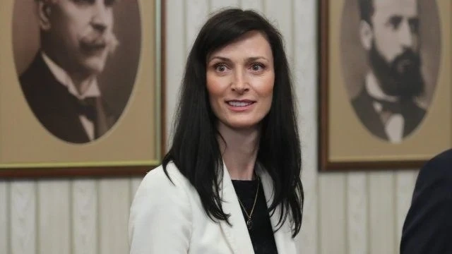 Мария Габриел: Очаквам извинение за обидите, не съм нарушила Конституцията