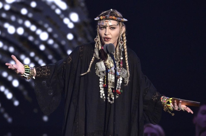 Мадона завършва турнето си с безплатен концерт на 4 май на плаж Копакабана в Рио де Жанейро