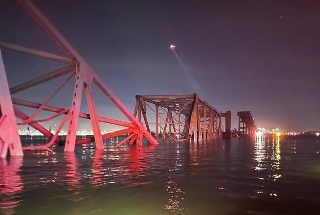 Прекратяват издирвателната акция след срутването на моста в Балтимор