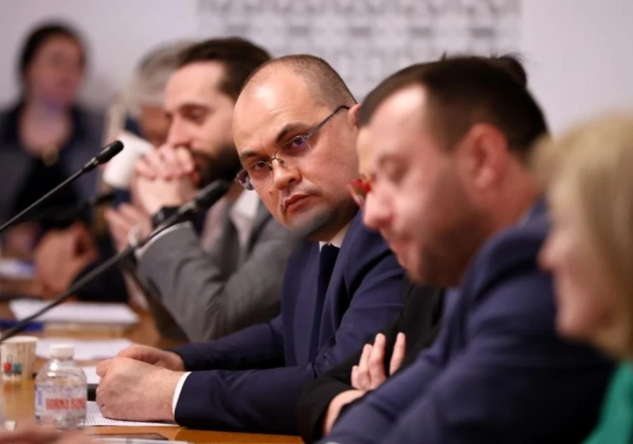 Поредна промяна: Вместо в неплатен отпуск, служебният премиер да е с временно прекратени правомощия