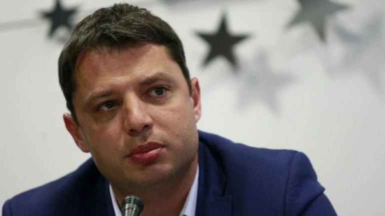 Делян Добрев: Кулоарните слухове са, че Стоянов, Вътев и Гвоздейков остават