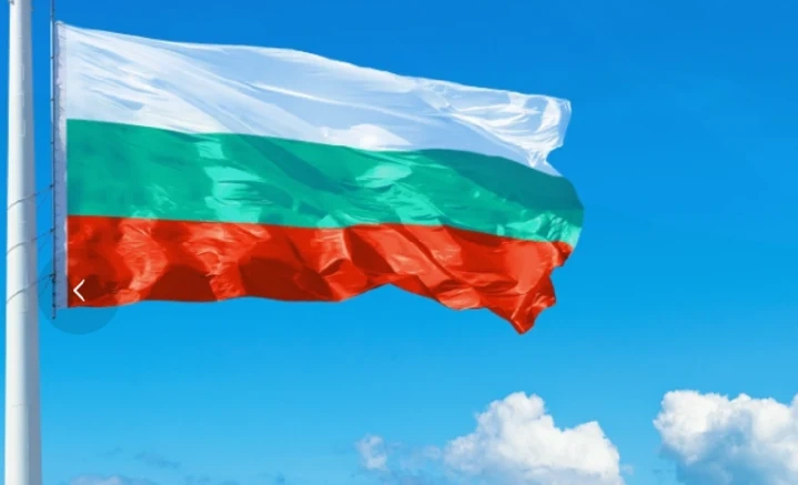 Синя София става Синя България