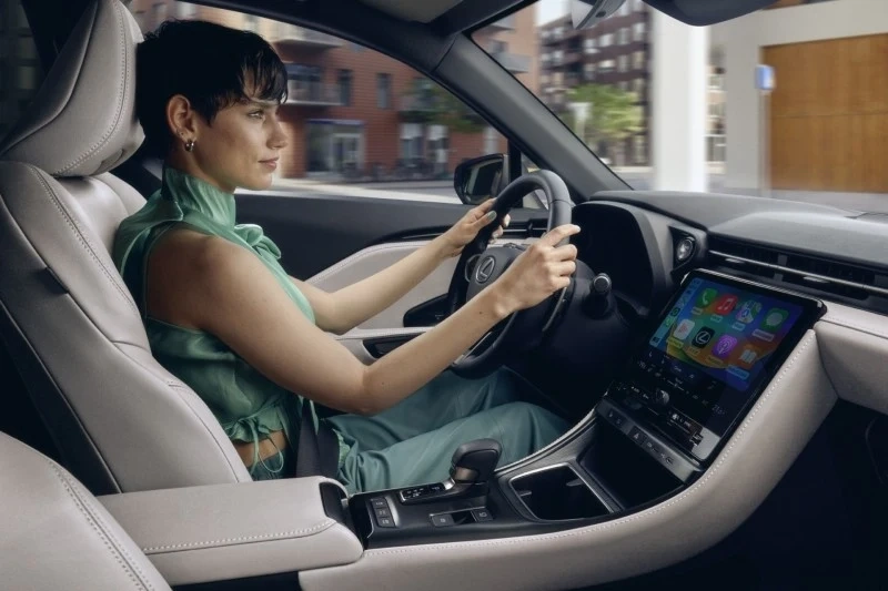 Изцяло новият LEXUS LBX: Лукс с нюанс на модернизъм