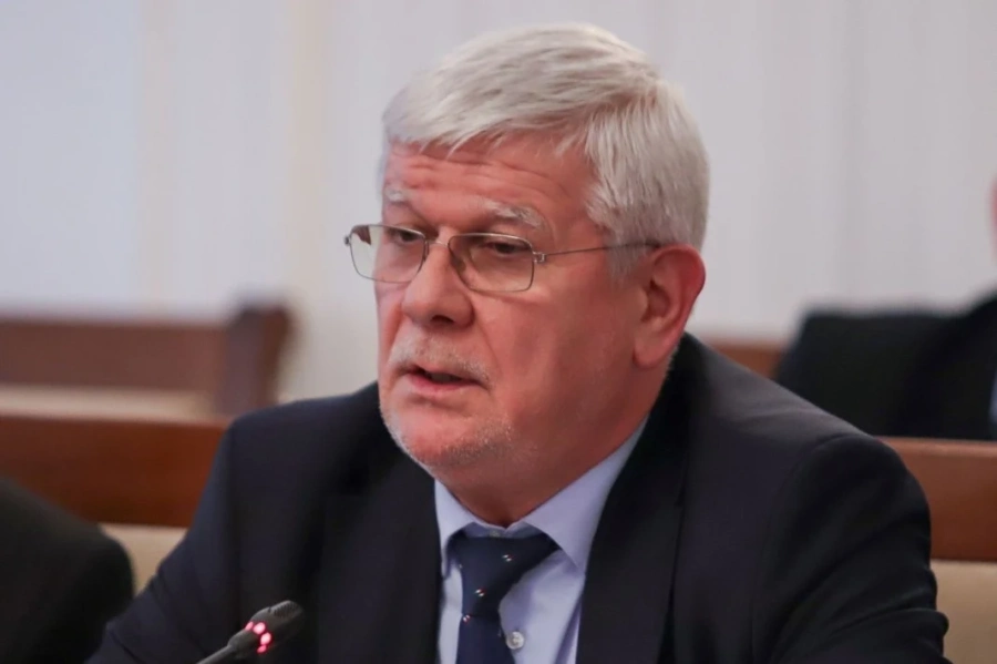 Главчев чупи рекорди с втора рокада в рамките на 24 часа: И Кирил Вътев си заминава от МС