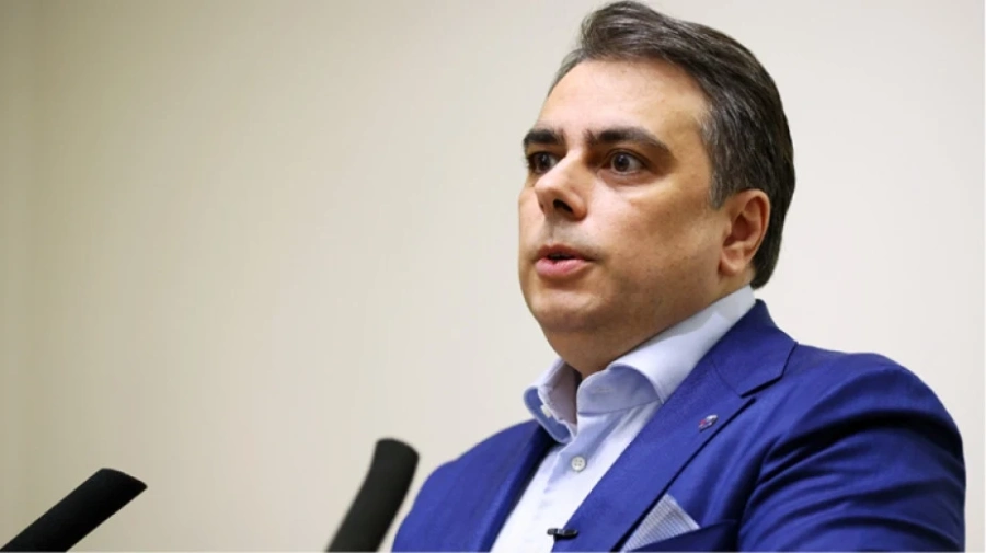 Асен Василев заяви, че не познава Марин и Стефан Димитрови, нито Паскал