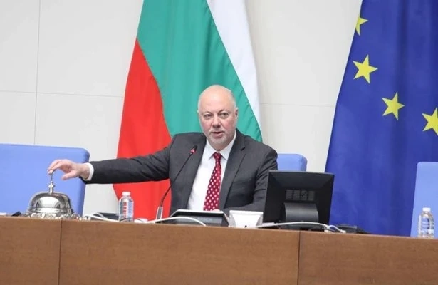 Кирил Петков се закани да искат оставката на Росен Желязков