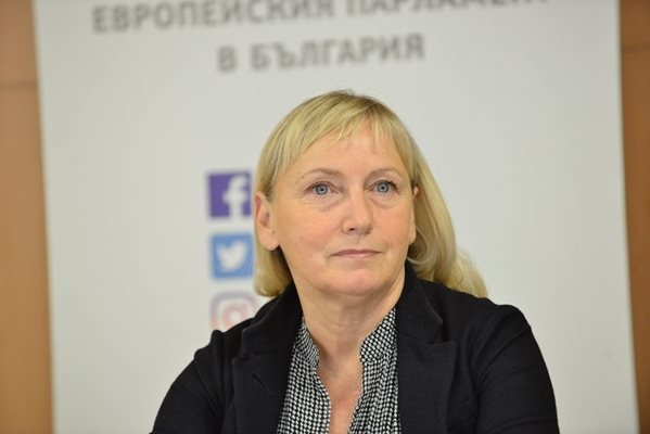 ДПС - Благоевград номинира Елена Йончева за Европейския парламент