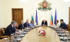 Главчев обсъди подготовката на изборите с представители на четири министерства
