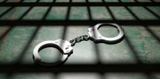 Съдебен инспектор е задържан заради сексуални намеци към жени