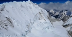 Третата българка успешно изкачи Еверест