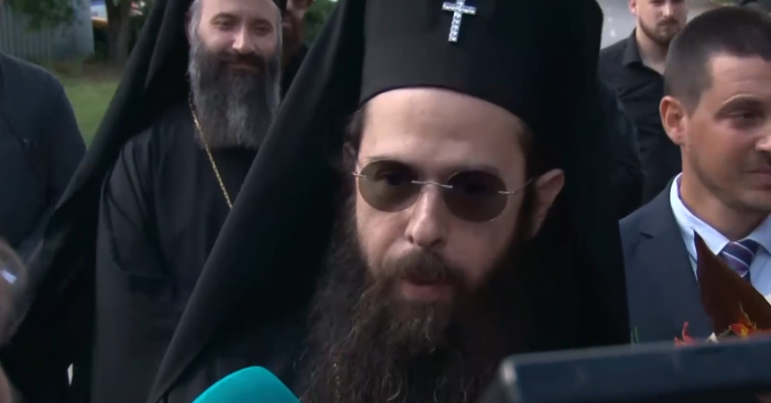 Започна въдворяването на митрополит Арсений в Сливенската епархия