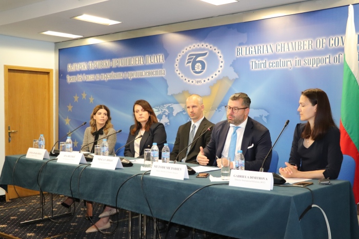МФ: Работим интензивно по подготовката на България за присъединяването ѝ към еврозоната
